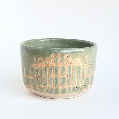 spore fence planter